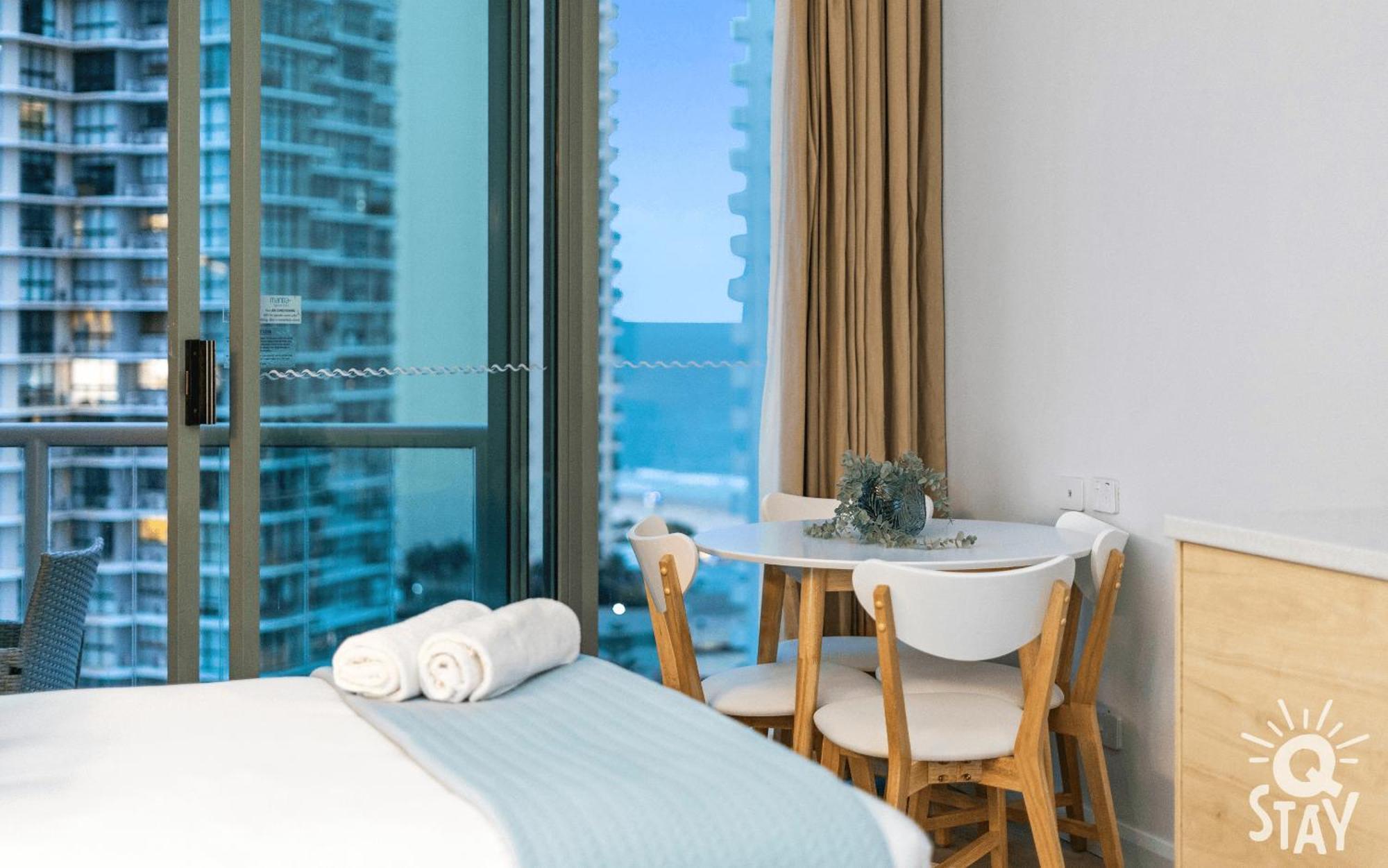 Legends Surfers Paradise Mid Week Madness Deal - Q Stay โกลด์โคสต์ ภายนอก รูปภาพ